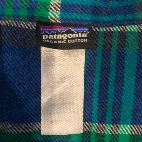 Two Patagonia Women’s 2. Organic cotton flannel. Set of two, one pink one blue. - Picture 3 of 4